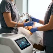 Есть ли польза от процедур на прфессиональных косметологических аппаратах? Реальность или мифы?